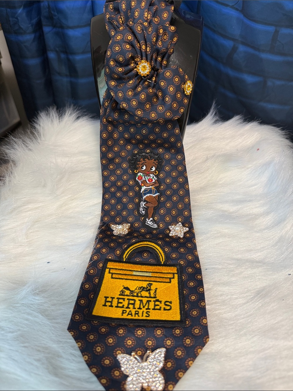 Junk Tie Navy and Gold Patterned Silk Tie